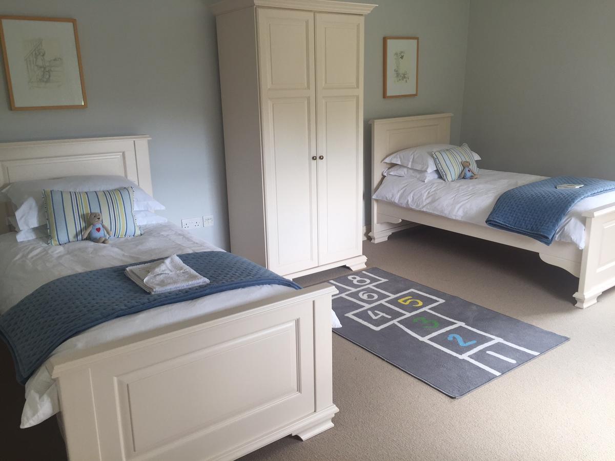 Отель Crosshaven House Экстерьер фото